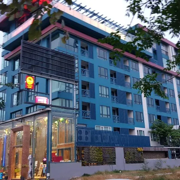 BlueTel Re'sidencE Bangkok IMPACT - 1 Time Drop-Off Service to Impact, hotel in Ban Bang Phang