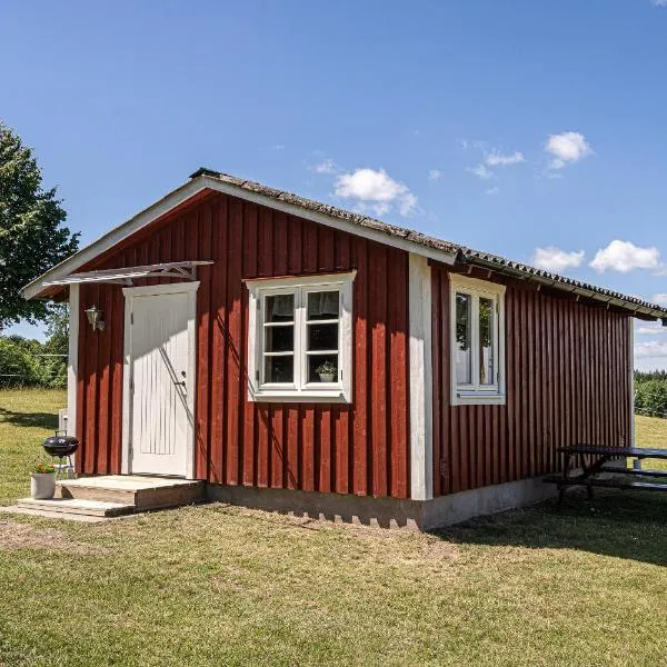 Husdjursvänlig semesterstuga Kärleksbacken, hotel v destinaci Hässleholm