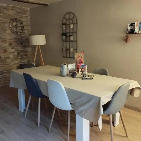 La maison de Marie, cosy et spacieuse - 3 chambres dont une climatisée, hotel v destinaci Châtillon-sur-Chalaronne