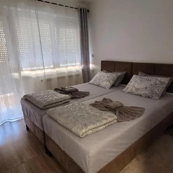 Stan Na Dan Central Park, hotel in Raška