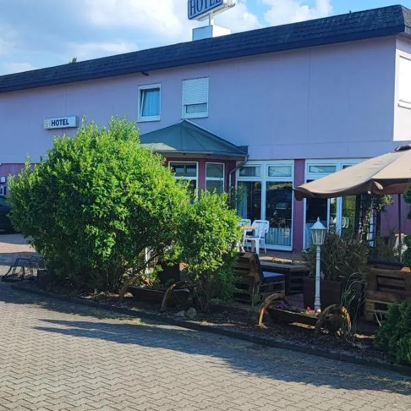 Hotel Zur Fichtenbreite -Garni-, hotel v destinaci Coswig