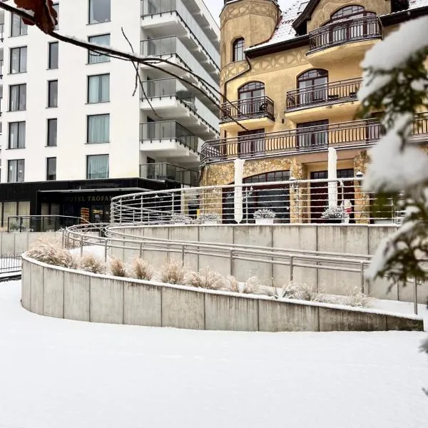 特洛法納康體及SPA酒店，米茲多洛傑的飯店