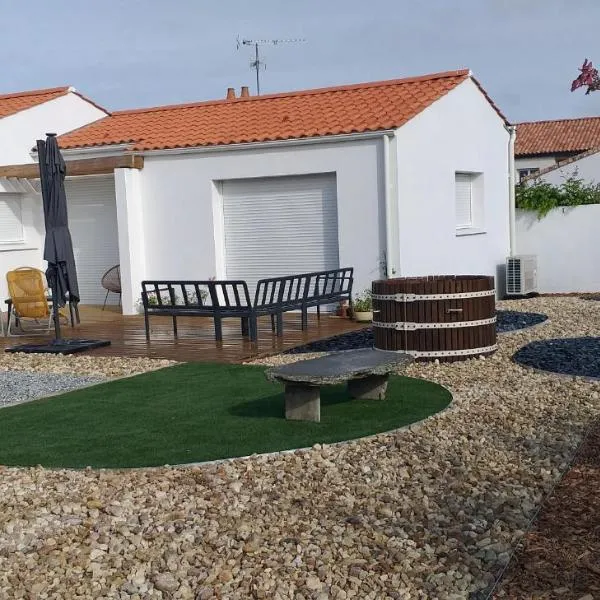 Maison Le Fenouiller Vendée 8 personnes 3 étoiles, Hotel in Le Fenouiller