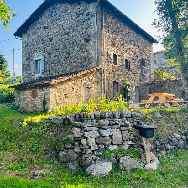 Le gîte Rodary, hotel v destinaci Grandrif