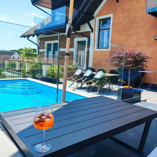 KUNST-VILLA Apartments Suite mit Privatpool GrazSüd, Apartment mit Gartenblick ohne Pool, hotel en Premstätten