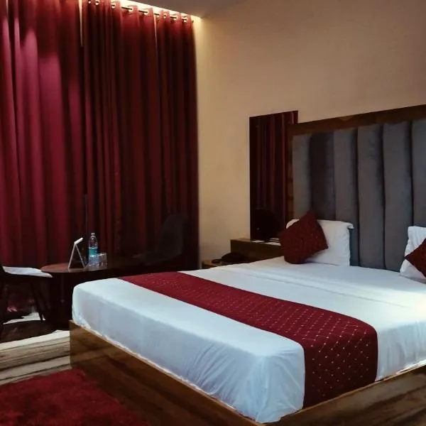 Hotel M2M Murthal road, hotel di Sonīpat