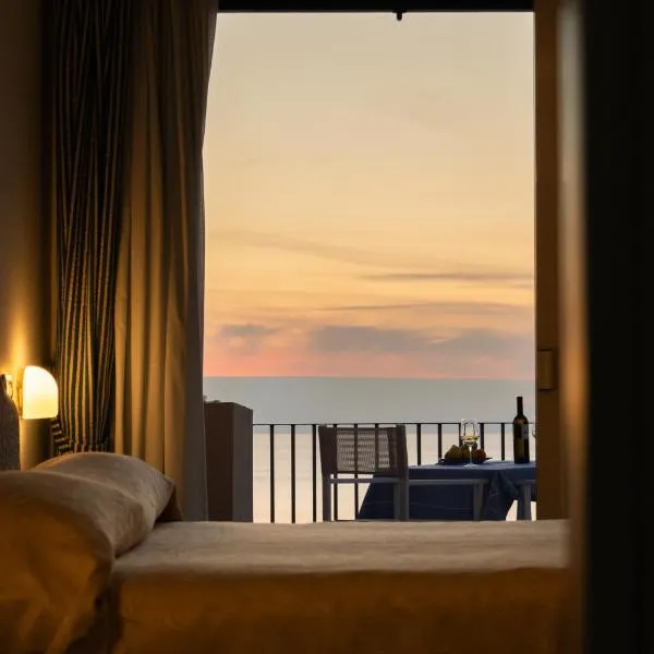 Hotel Santa Caterina, hotel Palinuróban