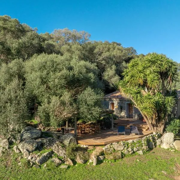 I Carbonni - Bergerie 80m2 entre mer et montagne, hotel v destinácii Sotta