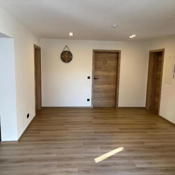 Apartment in Miesenbach, hotel in Miesenbach