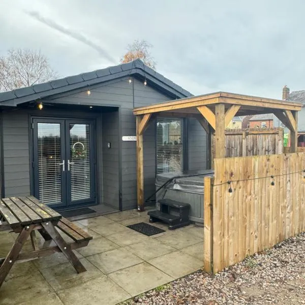 The Slipway Cabins with Hottub, hotell sihtkohas Burscough