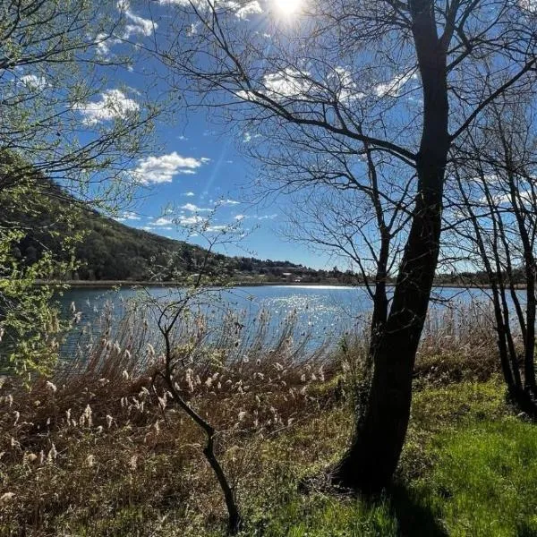 CasaPiergiulia - Canzo - Lago di Como -Parcheggio - Wifi, hótel í Canzo