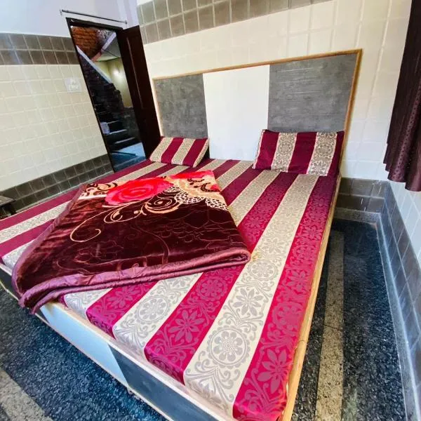 Hotel Best Stay Near By Bus And Railway Station, hotel in Haridwār