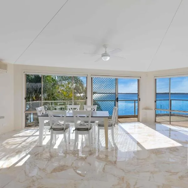 Sunset Lakehouse, hotel sa Toukley