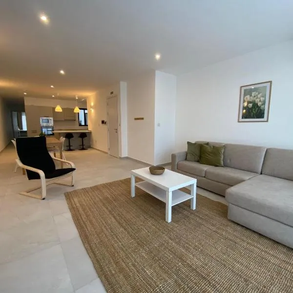 Swieqi Malaika New Apt 4, hotel in Is-Swieqi
