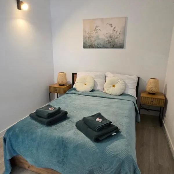 Kameralny NOWY Apartament w centrum miasta, Duży Parking, FV, Luksusowo wyposażony, PlayStation 5, Balkon, Klimatyzacja, Taras, Winda, Wyposażona kuchnia, hotel v destinaci Starogard Gdański