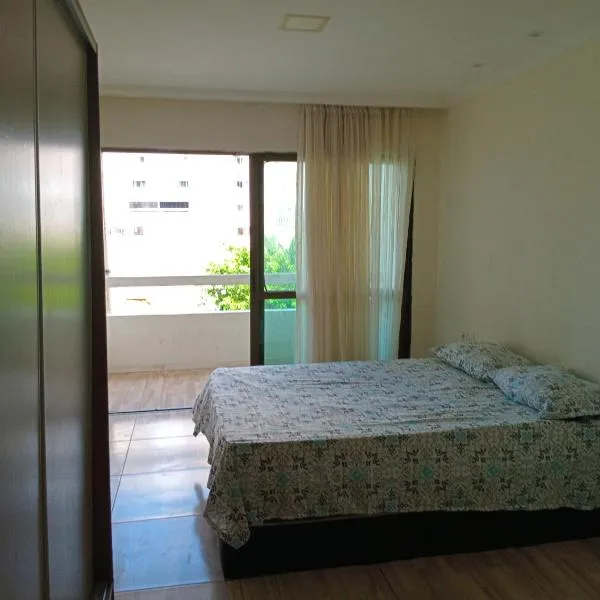 Casinha Duplex na Avenida Centenário com varanda, Ar e Wi-Fi, khách sạn ở Salvador