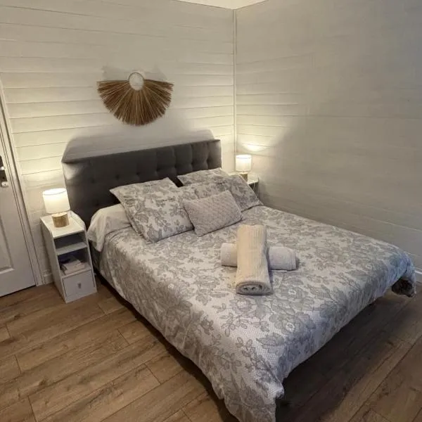 Chambre d'Hôtes du Vieux Collonges, hotel in Collonges-au-Mont-dʼOr