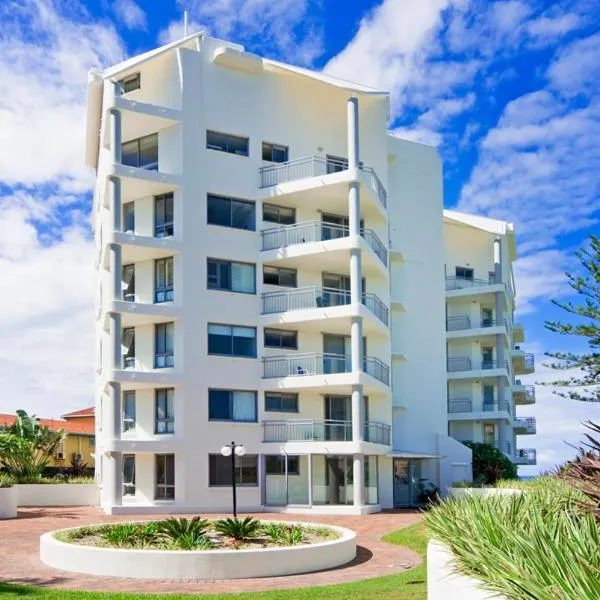 Oceanside Resort - Absolute Beachfront Apartments, hotel in Gold Coast