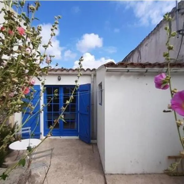 Charmante maison de pays dans le centre de St Denis D'Oléron, hotel v destinácii Saint-Denis-dʼOléron
