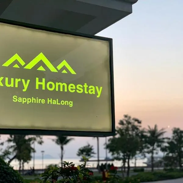 Luxury Homestay Vinhomes Dragonbay Hạ Long, hotel v destinaci Ha Long