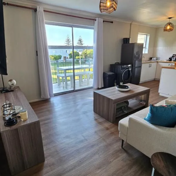 Coral Cottage Langebaan, hotel in Langebaan
