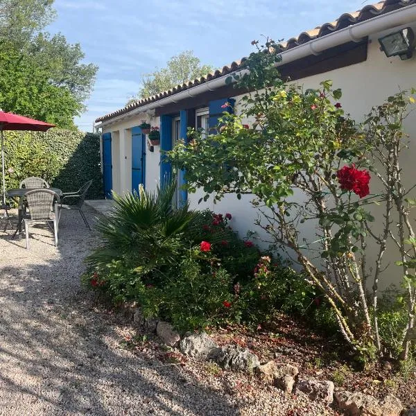 La maison aux volets bleus, hotel v destinaci Draguignan