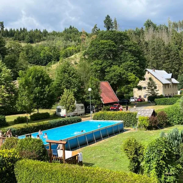 Camping Karolina, hotel v Plané