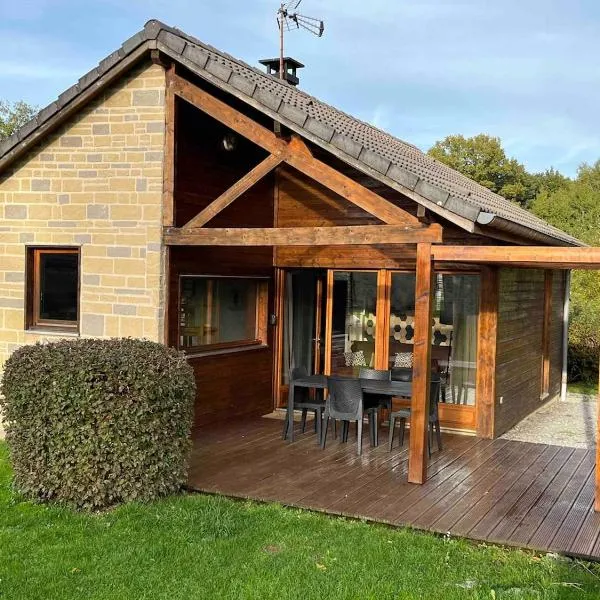 Cottage entier 4 ou 6 personnes gîte 19: Signy-le-Petit şehrinde bir otel