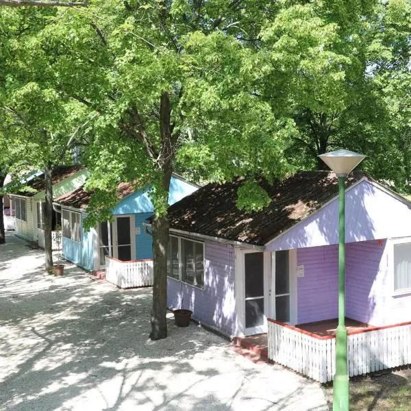 Tulipán Camping, hotel in Gyenesdiás