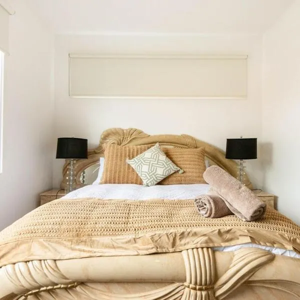 Cozy Home 2mins walk to Rye Beach with Parking and Fast Internet, hotel a Rye