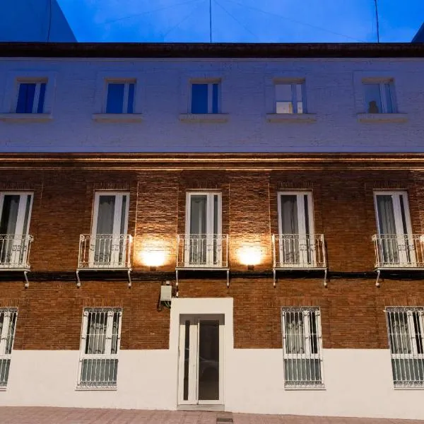 Apartamentos Julio Burell, 74、リナーレスのホテル