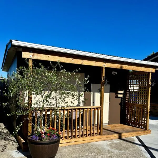 The Olive Tree Shed, hotel v destinaci Whakatane