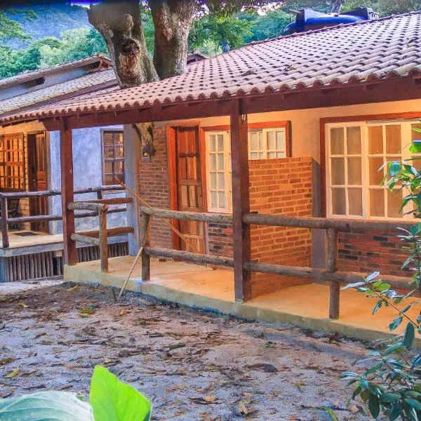 Chalé 04 Itaipu Vale da Colina Niterói, hotel in Niterói