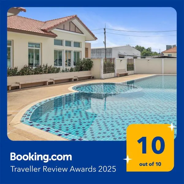 Phuket 3-Bedrooms 220 m2 Private XL-Family Villa, hotel v destinaci Thalang