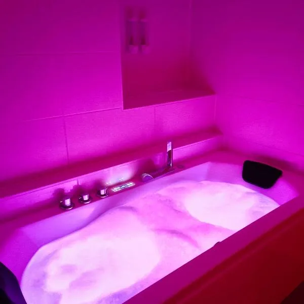 Zen lodge jacuzzi privé, hotel v destinaci Chatel-Guyon
