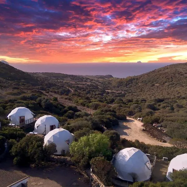 B&B Glamping Semaforo Capo Sperone, hotel in SantʼAntìoco