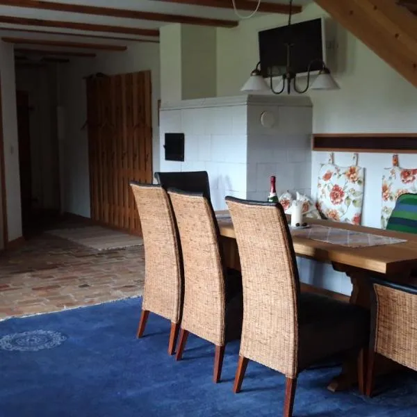 160 qm große Ferienwohnung für 5 Personen nahe Stettiner Haff, hotel in Bugewitz