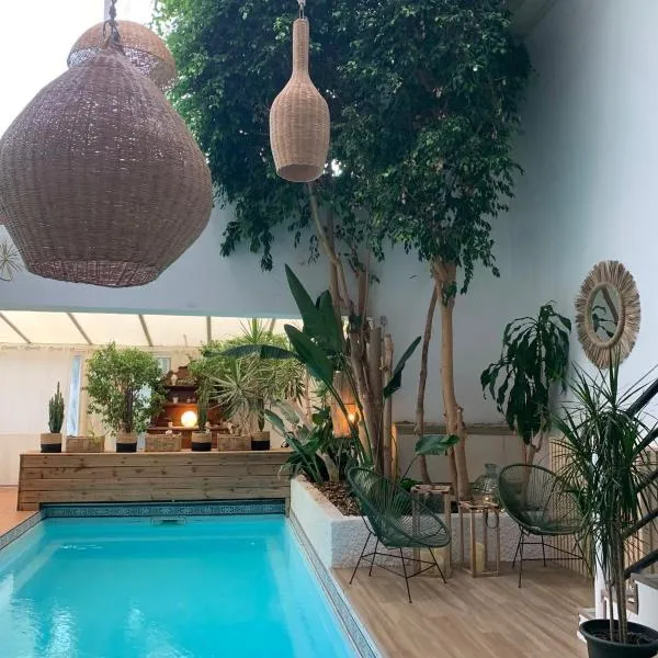 Chambre d'Hôtes Villa Ambrosia et Spa, hotel u gradu Narbon