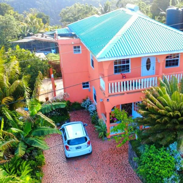 Belle Sunrise Villa Cozy Tropical Escape for a Local Experience, Hotel in Soufrière
