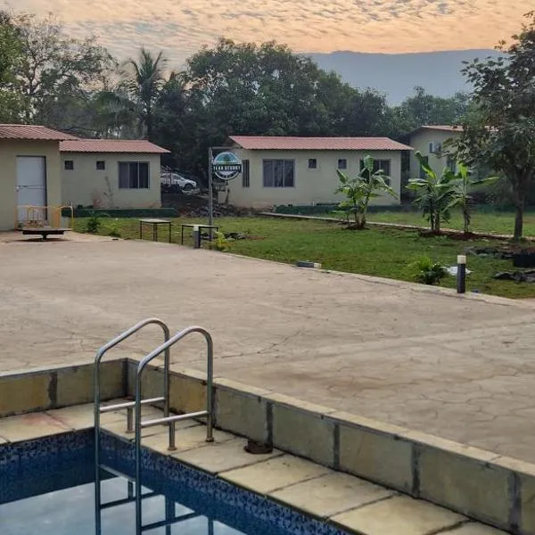 Teak Resort Karjat, hotel in Karjat