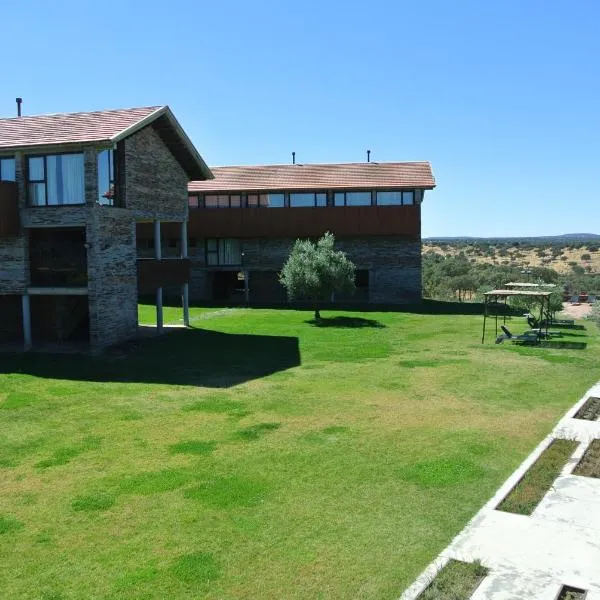 Hotel Parque de Monfragüe, hotel v destinaci Torrejón el Rubio