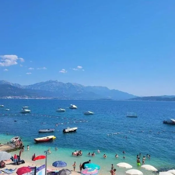 Светлая студия в 5 минутах от моря, Hotel in Baošići