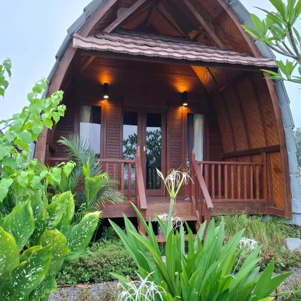 Medewi Lumbung Surf & Stay, hotel v destinaci Airsatang
