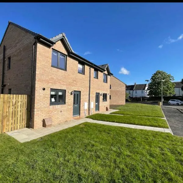 New built 2022, 3 bedroom townhouse Edinburgh, מלון באדינבורו