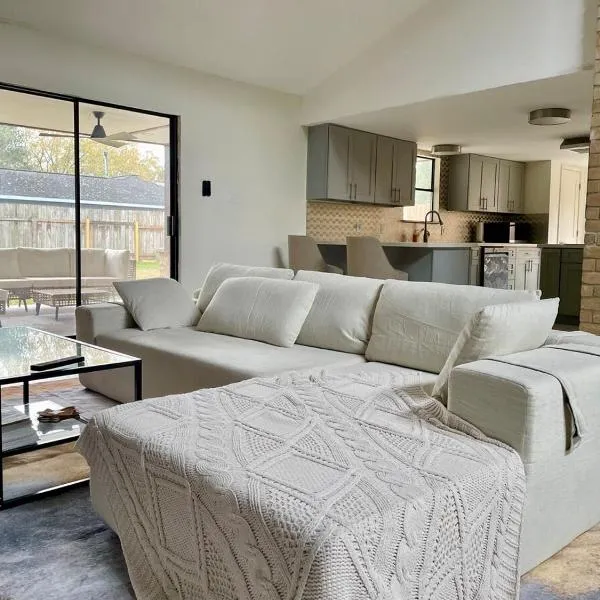 The Snug Retreat, hotel in Houston