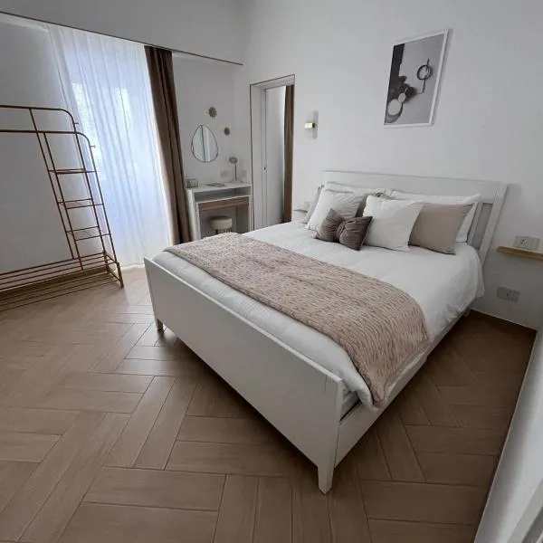 Holiday Gold, hotel din Napoli