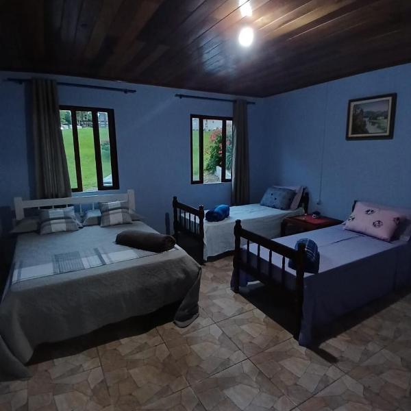 Casa de sítio com piscina coberta, sala de jogos e fogão a lenha - Foto 2