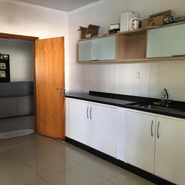 Casa confortável com piscina