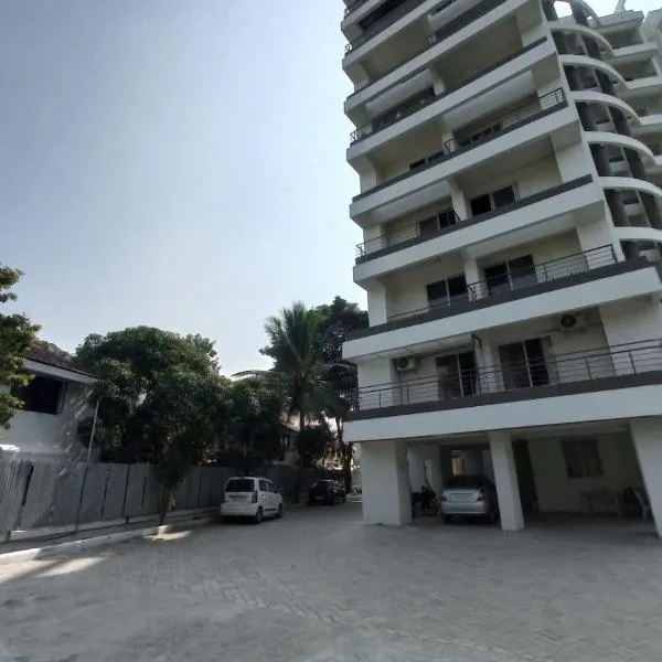 Stay NC 2BHK apartment, מלון בנאסיק