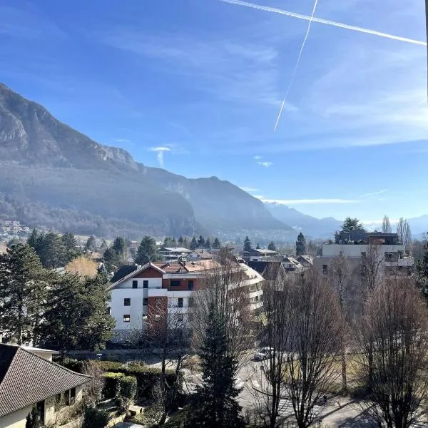 Chez Isabelle et Florent - Logis Familial du Lac, hotel in Annecy